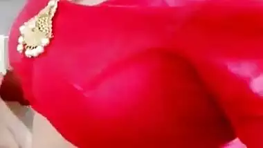 Indian very hot bhabi selfie cam video