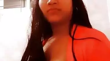 Sexy Desi Girl Showing Her Boobs and Pussy