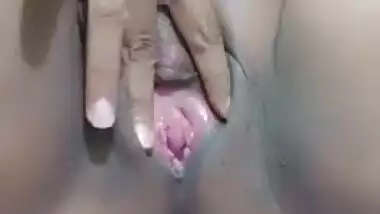 Nepali pussy show MMS video looks good to watch