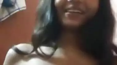 Hot Desi Girl Shows Her Boobs