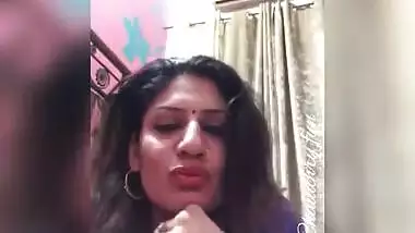 sitara bhabhi in full horny mood goes live