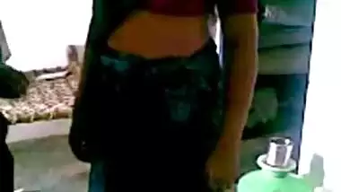 देहात की देसी भाभी की चुदाई लिटा के