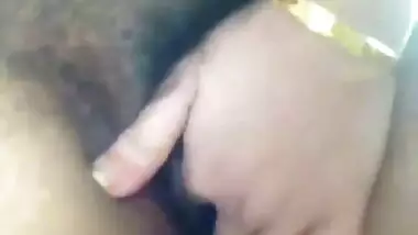 Paki Bhabi fingering Pussy