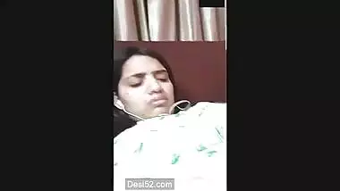 Desi cute girl nude video chat n pee