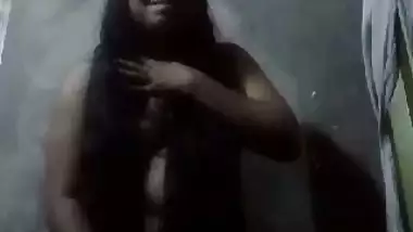 Long hair Bangladeshi sex girl viral masturbation