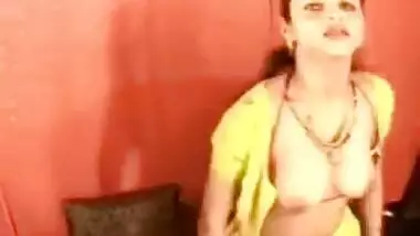 Hindu Girl in Yellow Saree Tease.