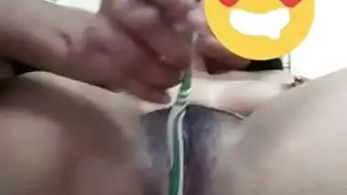 horny indian gf mustarbation toothbrush