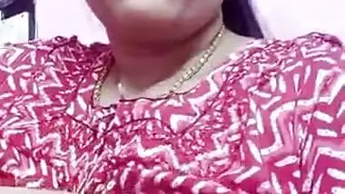 Desi village bhabi shw her big boobs