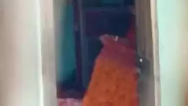 Pramila Bhabhi saree change hot Beautiful Bengali aunty