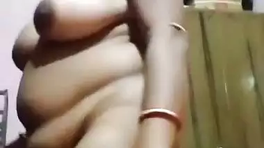 Village bhabhi naked big boobs and viral nude show