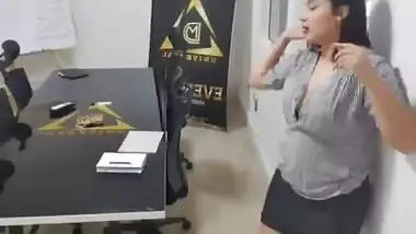 DESI Extremely Hot Secratary Hard Fucking with Boss in Office