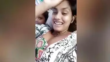 desi girl clevage show while chatting