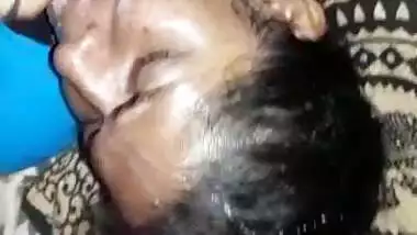 Indian widow cum facial MMS video