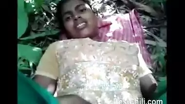 Horny desi girl hot sex in jungle with neighbor