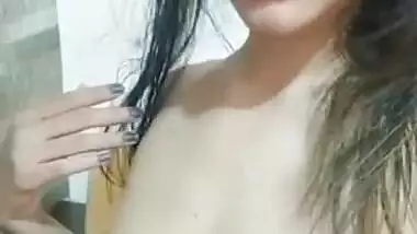 Sexy Desi Girl Milking Boobs