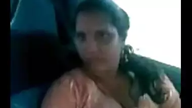 Shobha Auntie Fucks With Lover In Parked Car