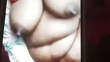 Standing masturbation using bittle by big boobs GF