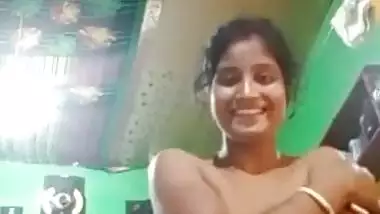 Desi Bhabhi shows boobs on video call