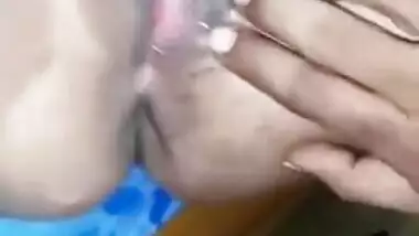 Desi village bhabi nice pussy show / XXX desi india pussy