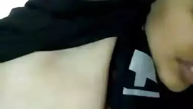 Sexy Indian gf Showing Her Boobs