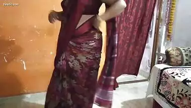 Bhabi wearing Saree