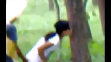 Outdoor fuck of Asian lovers in dense forest