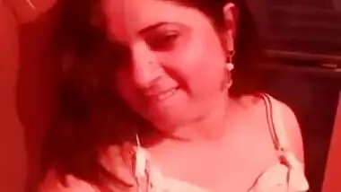 desi aunty boobs and pussy show