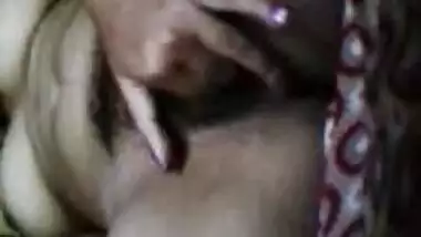 Desi Girl Kissing and Fingering Part 2