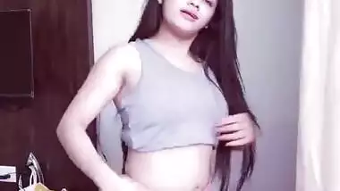 voluptoud curvy busty desi babe dancing