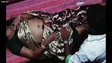 Milf bhabhi deep navel seduce