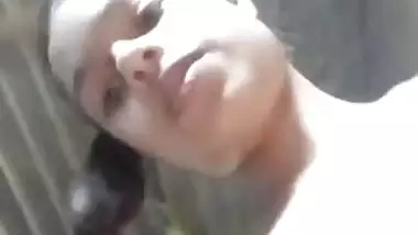 Cute Indian XXX teen showing her sweet boobs and pussy on cam