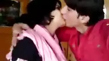 Pakistani Pathan Girl Kissing - Movies....