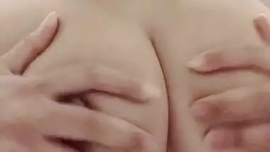 Desi cute girl show her big boobs