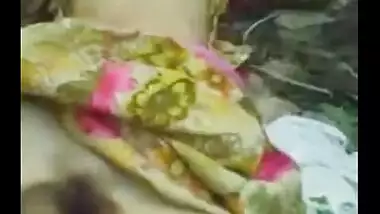 Best Indian outdoor sex & blowjob of Kanpur village girl