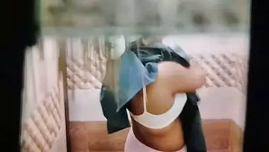Neighbor peeps bhabhi bathing through window