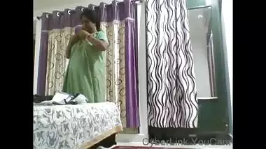 desi telugu aunty dress changing hidden capture by her son mms clip