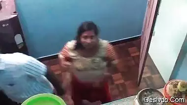 Amateur Mallu aunty illegal affair caught on secret cam 3