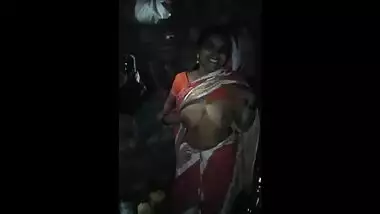 Indian sexy maid showing off her sexy tits