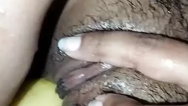 කෙසෙල් ගෙඩි ෆන්(badu Yanakalma Gahagatta) Masturbating Using A Banana 