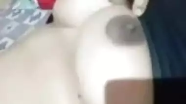 Newly wed bhabi showing boobs to her ex