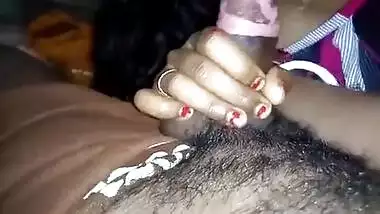 Today Exclusive- Sexy Desi Boudi Sucking Hubby Dick