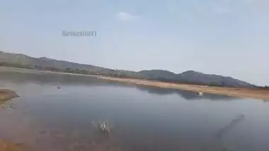 खुले में देसी जोड़ी की जबरदस्त चुदाई खेल