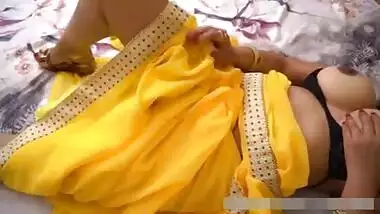 Indian Bhabi Play with Pussy and Big Boobs In Yellow Saree