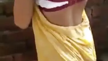 Desi bhabhi bathing video