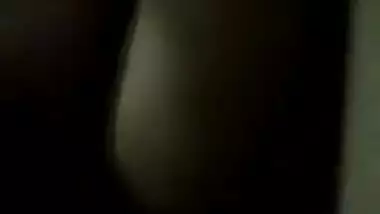 Solo sex video of Indian girl who tries to change pink bra on camera