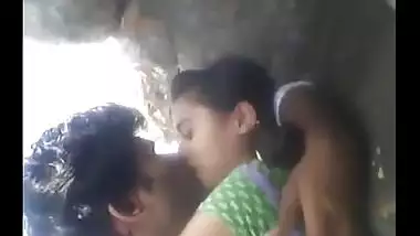 Bhojpuri teen girl ka outdoor masala porn video