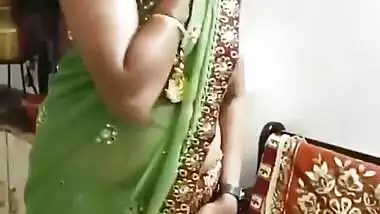 Cutie Bhabhi Posing DDevr