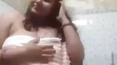 desi aunty boob show video call