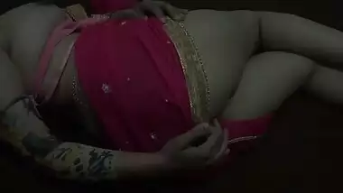 XXX पोर्न - सिमरन भाभी की नंगी फ़िल्म उसके देवेर ने लीक की