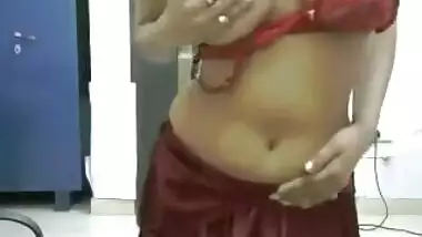 ssexy figure desi babe teasing on cam